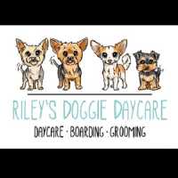 Riley's Doggie Daycare Logo