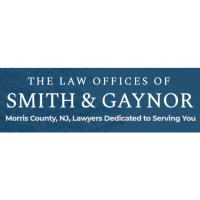 Smith & Gaynor, LLC Logo