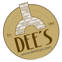 Dee's Wood Fired Pizza + Kitchen Logo
