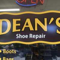 Dean's Shoe Repair Logo