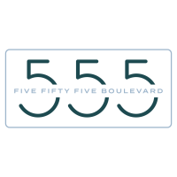 555 Boulevard Logo