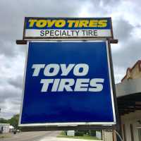 Specialty Tire LLC Logo