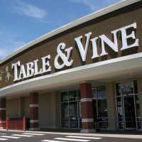 Table & Vine Logo