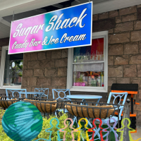 Sugar Shack Candy Bar & Ice Cream Logo