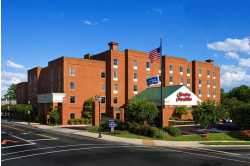 Hampton Inn & Suites Charlottesville-At The University