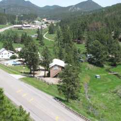 Black Hills Cabins and Motel at Quail's Crossing