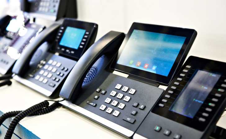 Everything a Small Business Owner Needs to Know About Multi-line Phone Systems