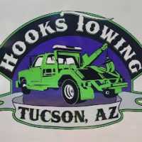 Hook's Towing Logo