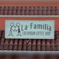 La Familia Colombian Coffee Shop Logo