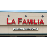 La Familia Mexican Restaurant Logo