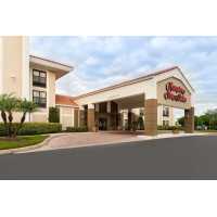 Hampton Inn & Suites Orlando/East UCF Area Logo