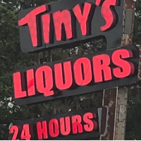 Tiny's 22 Package Store2 Logo