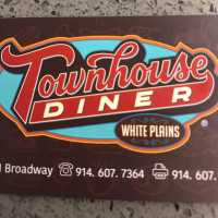Townhouse Diner Logo