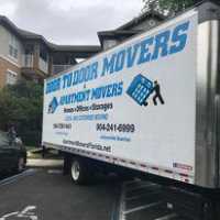 Door To Door Movers & Apartment Movers Logo