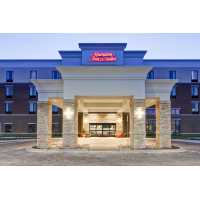 Hampton Inn & Suites Detroit/Troy Logo