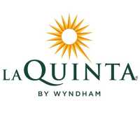 La Quinta Inn & Suites by Wyndham Clarksville Logo